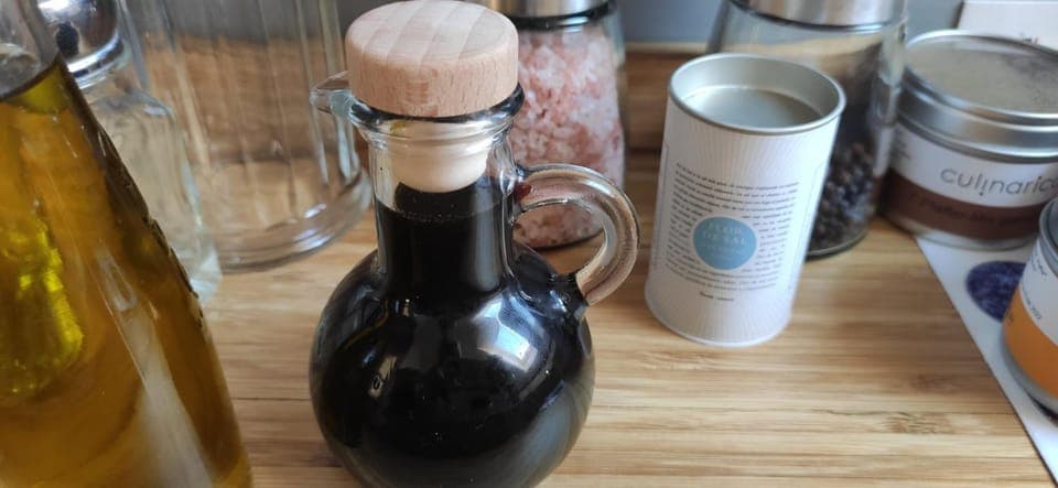 Kitchen or kitchenette, Food and drinks