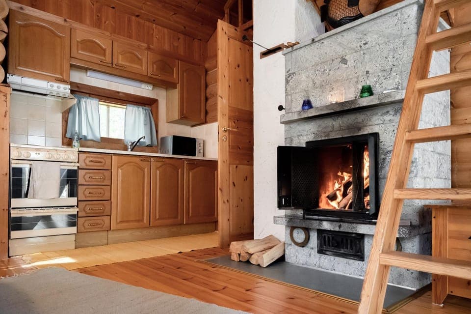 Kitchen or kitchenette, flat iron
