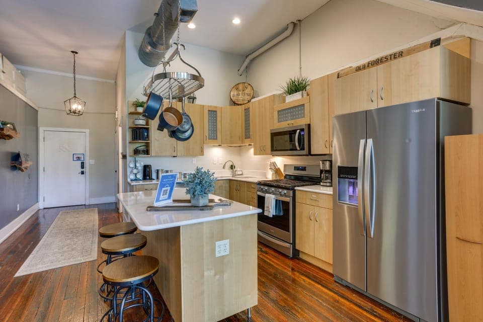 'Kentucky Bourbon Loft' ~ Downtown Louisville House in Louisville