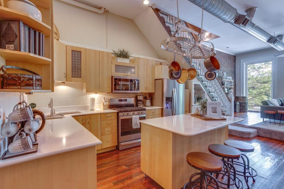 'Kentucky Bourbon Loft' ~ Downtown Louisville House in Louisville