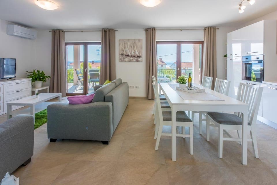 Kitchen or kitchenette, Living room, Dining area