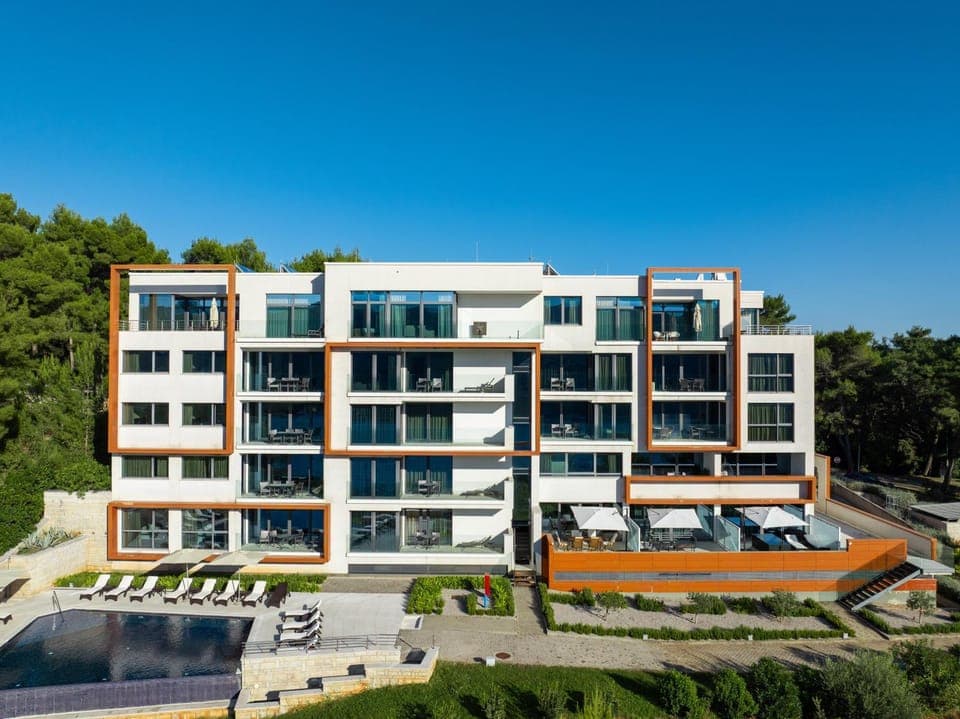 Property building, Swimming pool