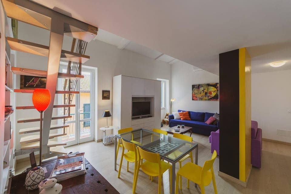 Seating area, Dining area