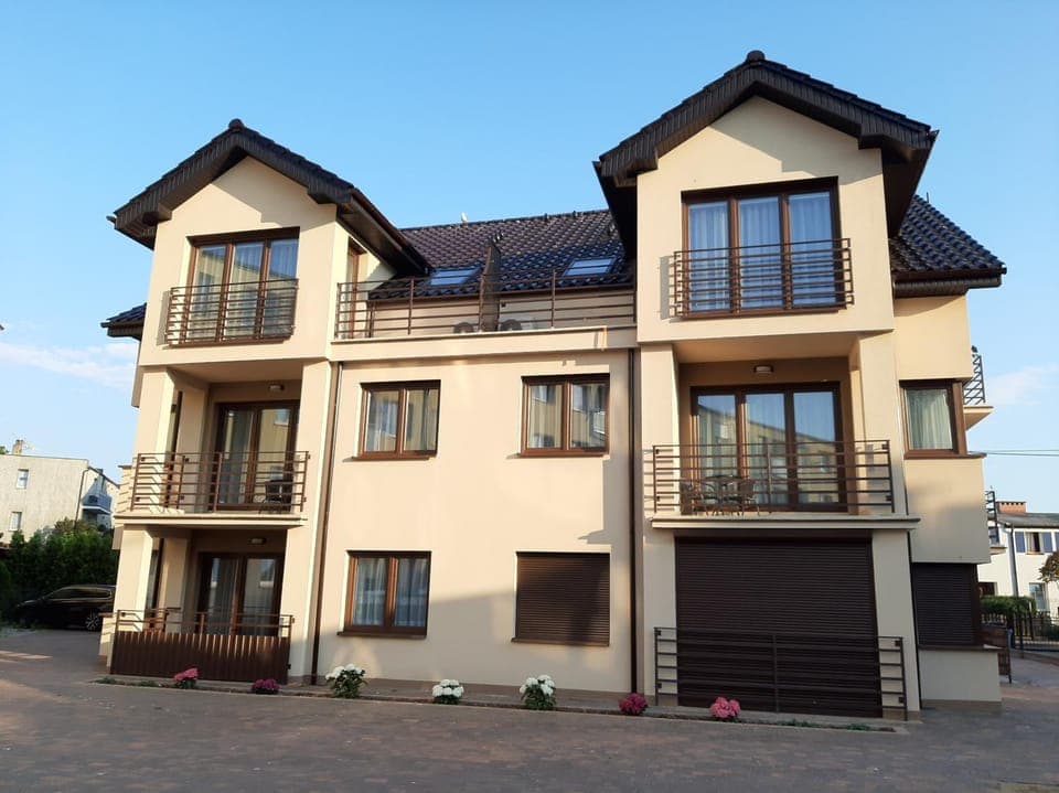 Property building, Day