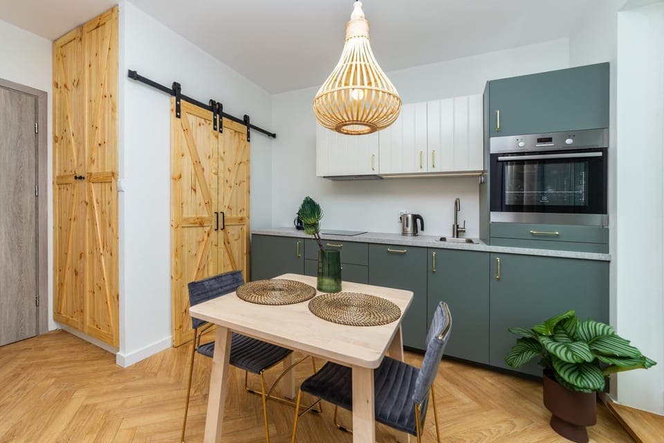 Kitchen or kitchenette, Dining area, Communal kitchen