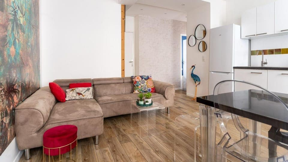 Living room, Seating area, kitchen