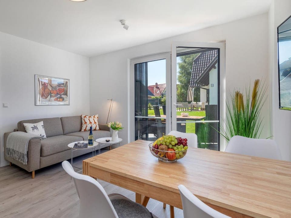 Living room, Seating area, Dining area