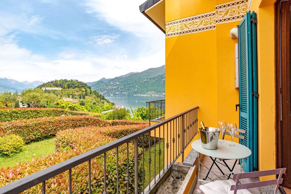 Balcony/Terrace, Garden view, Lake view