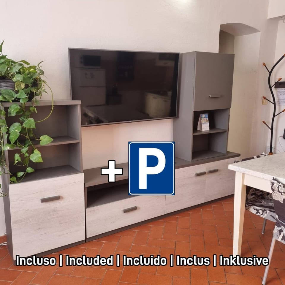 TV and multimedia, Living room, Parking