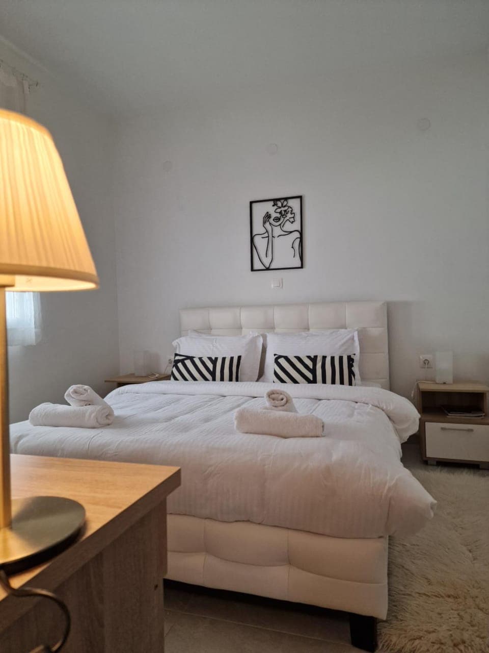 Bed, Bedroom, towels