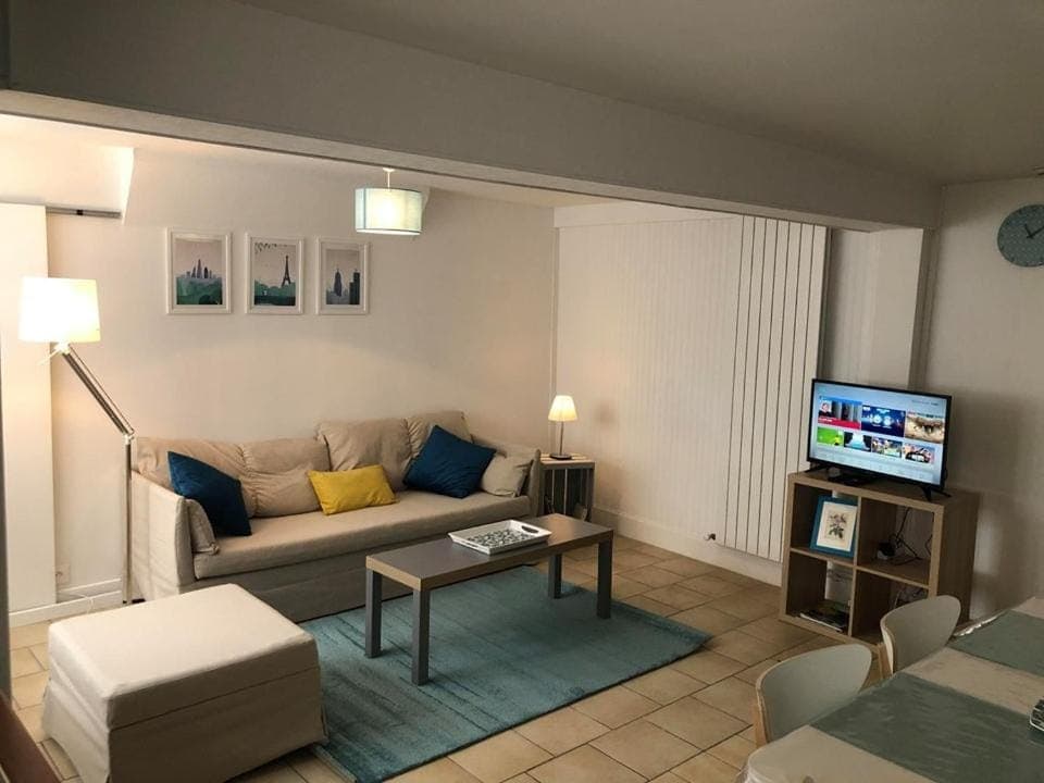 TV and multimedia, Living room, Seating area