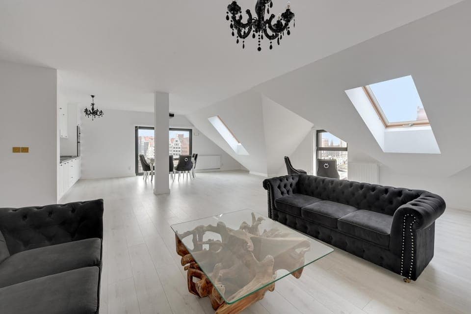 Living room, Seating area, Dining area, City view, kitchen