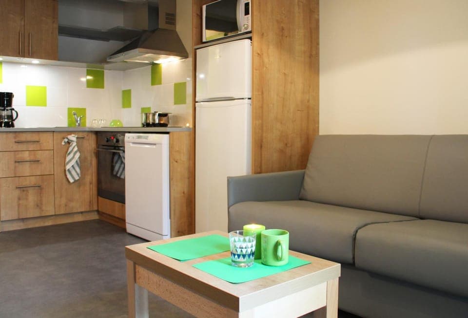 Kitchen or kitchenette, Living room