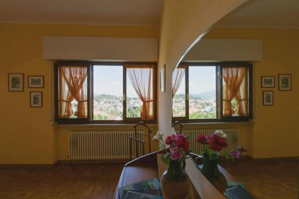 Bedroom, Lake view