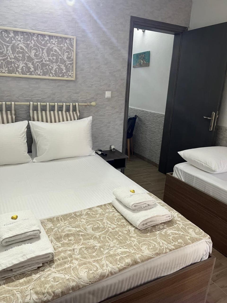 Bed, Photo of the whole room, Bedroom, towels