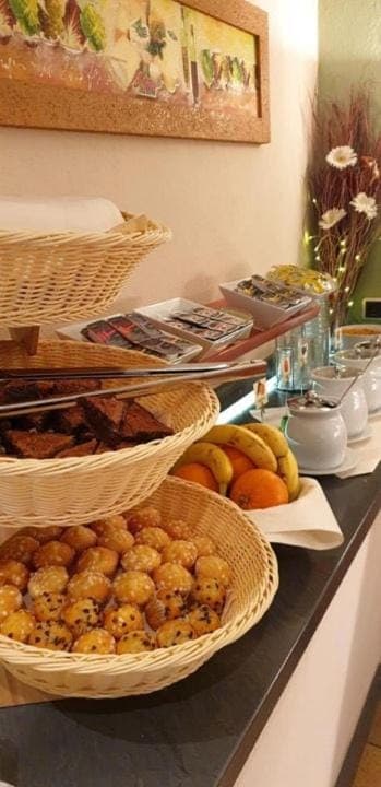 Breakfast, Buffet breakfast