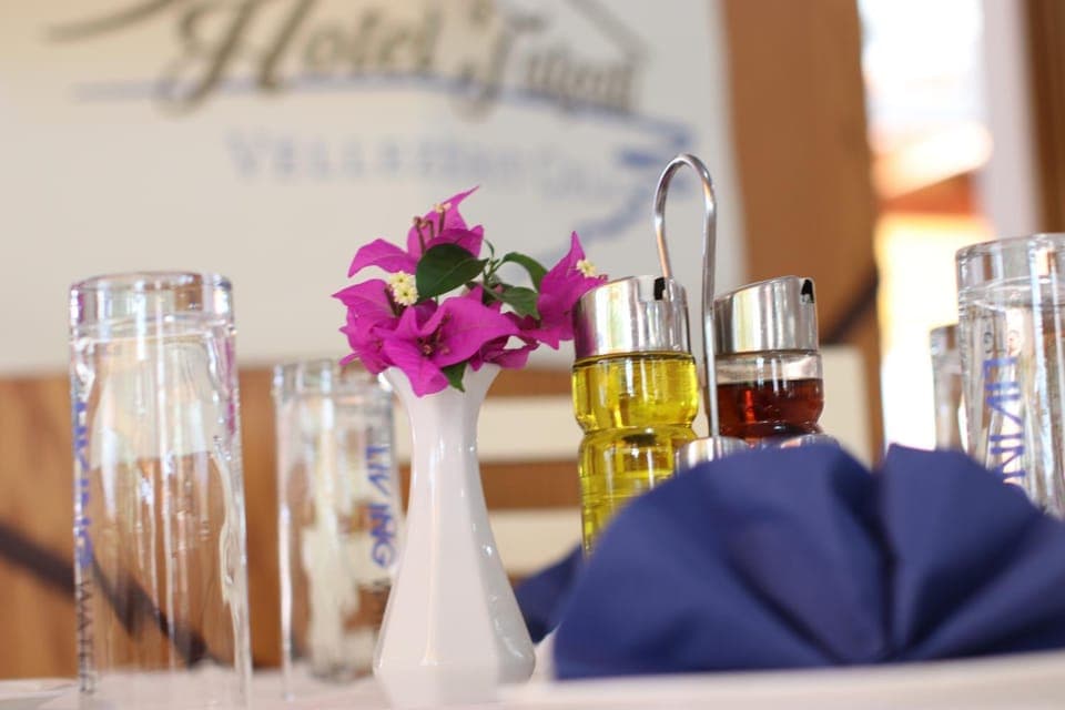 Restaurant/places to eat, Dining area