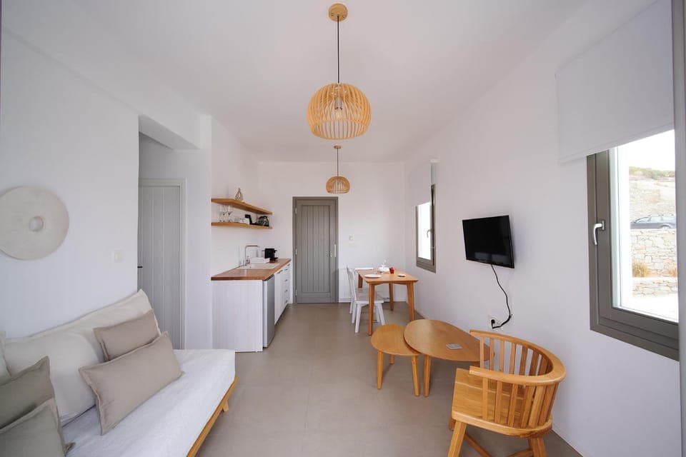 Kitchen or kitchenette, Living room