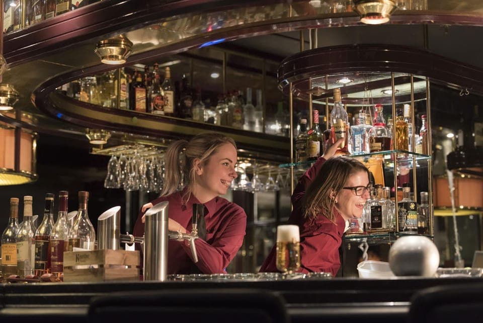 Lounge or bar, Alcoholic drinks, Non alcoholic drinks