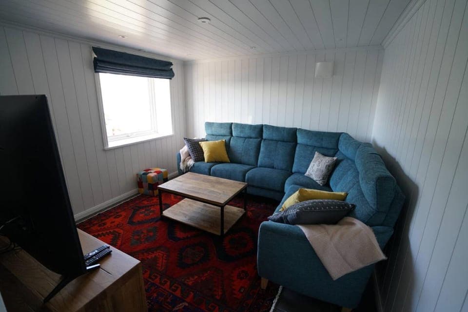 TV and multimedia, Seating area