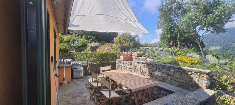 Property building, Patio, Day, Natural landscape, Garden, Dining area, Garden view