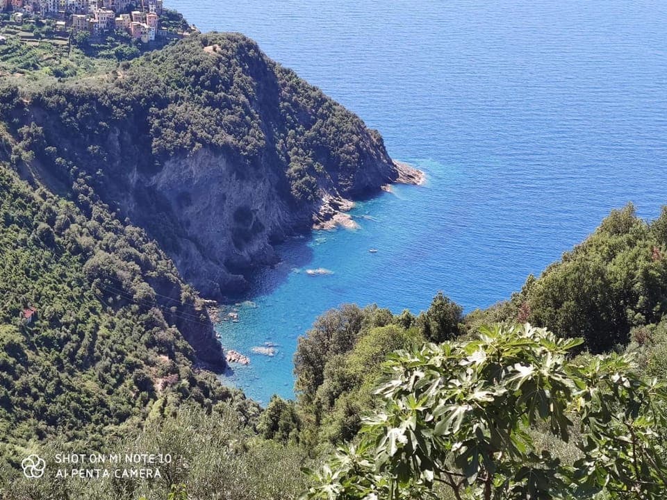 Nearby landmark, Day, Natural landscape