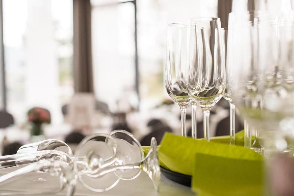 Restaurant/places to eat, Lounge or bar