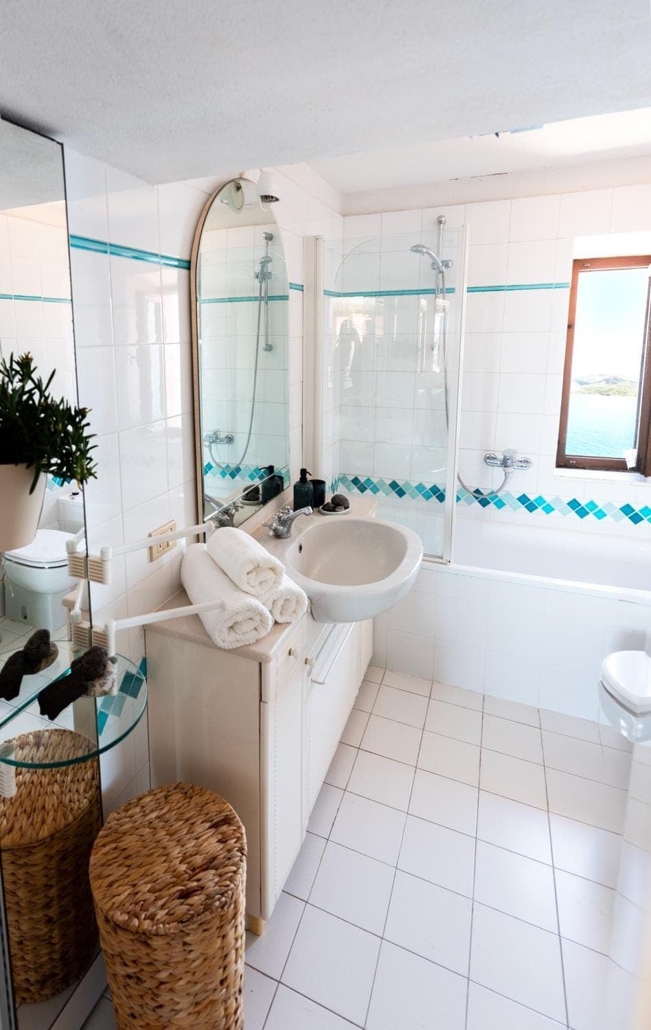 Shower, Toilet, Bathroom, Bath, towels