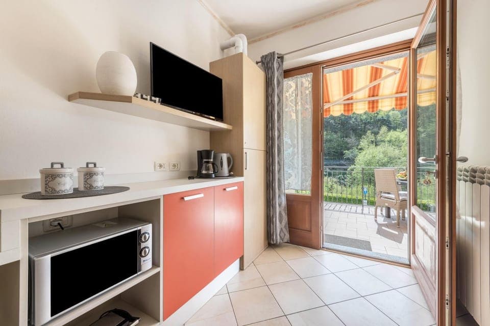 Property building, Kitchen or kitchenette, Living room