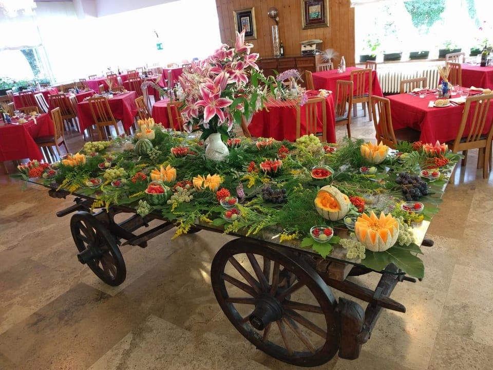 Food and drinks, Dining area