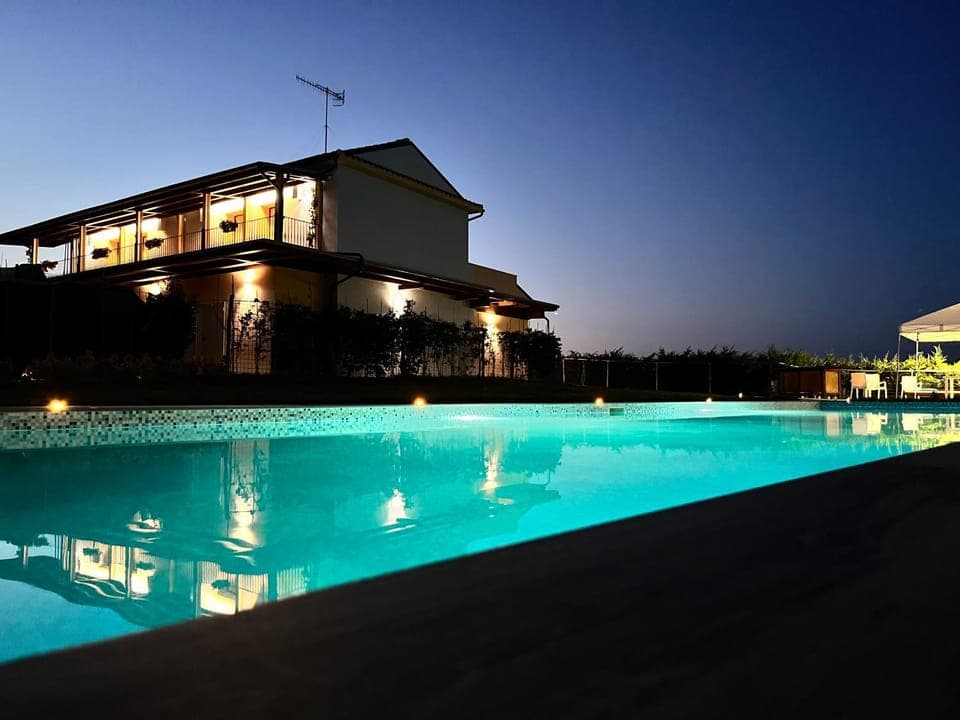 Property building, Night, Garden, Hot Tub, View (from property/room), Garden view, Pool view, Swimming pool, Inner courtyard view