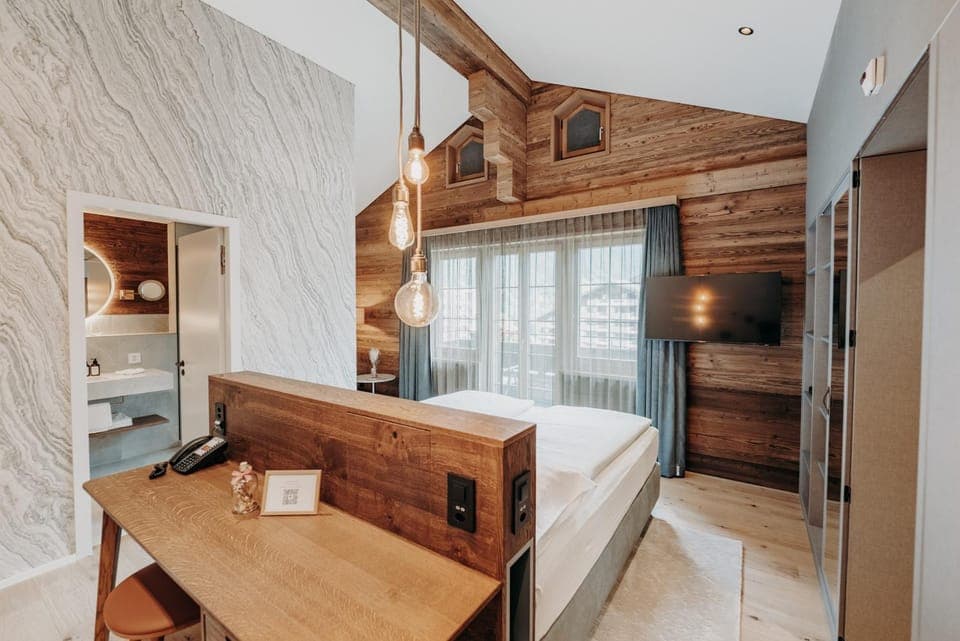 Bed, Photo of the whole room