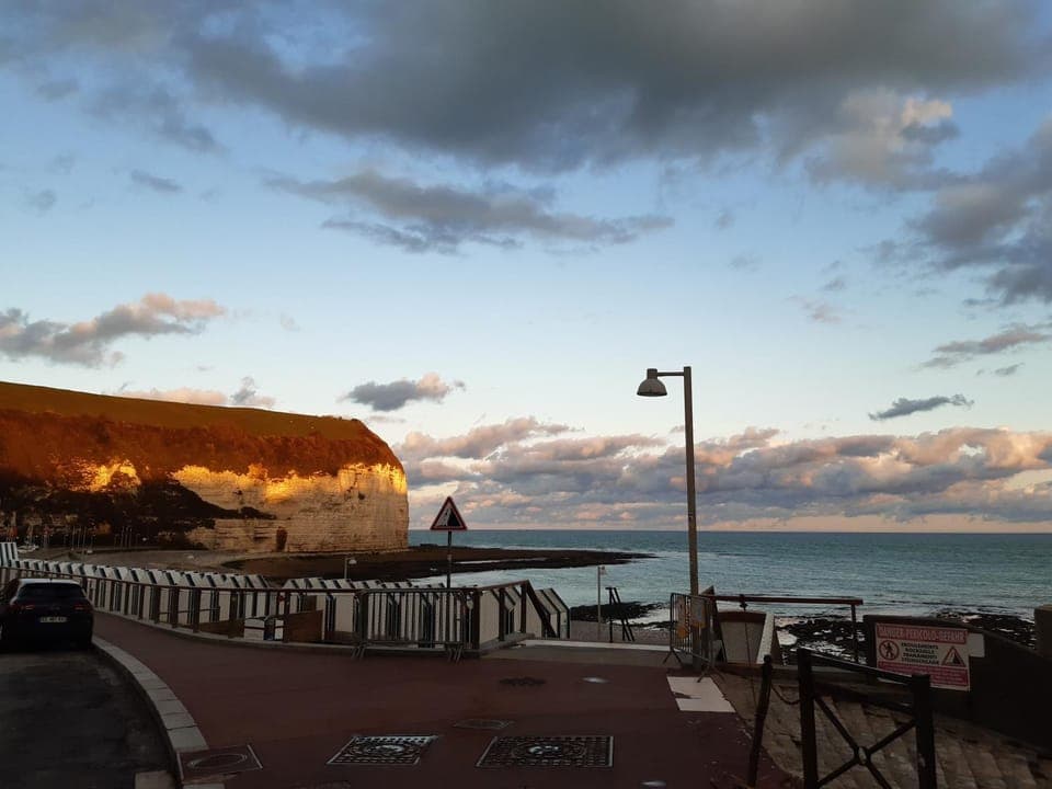 Nearby landmark, Neighbourhood, Natural landscape, Beach
