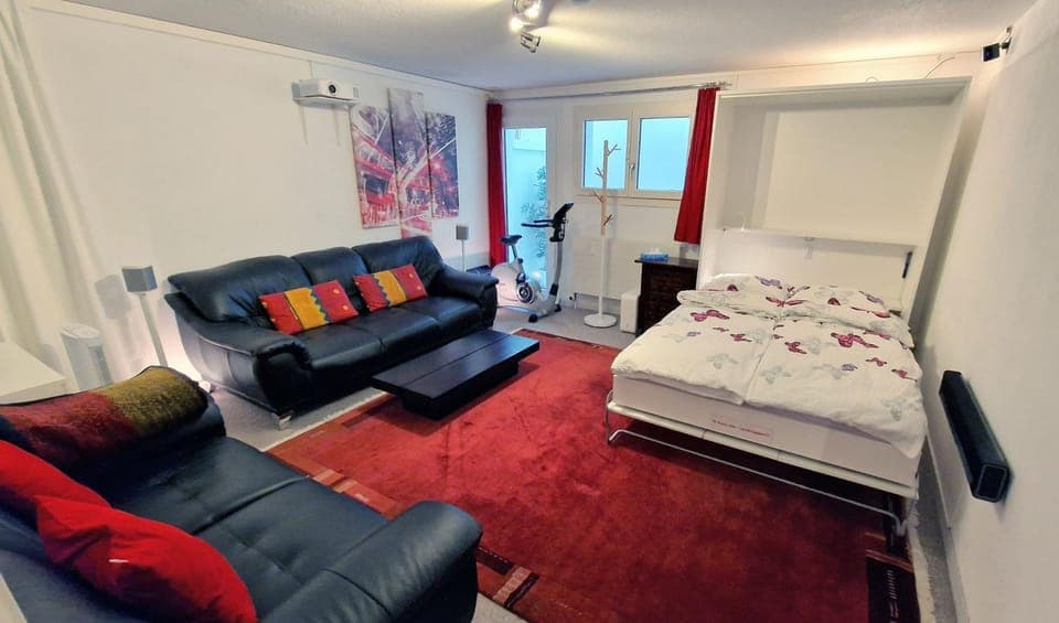 Bed, Bedroom, Guests