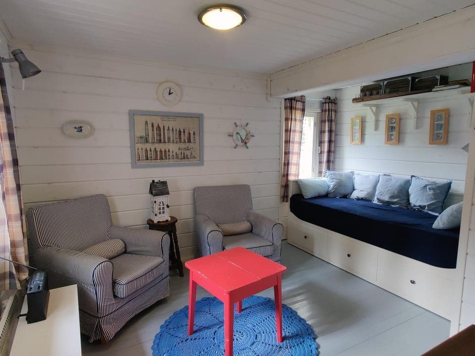 Bed, Living room, Seating area