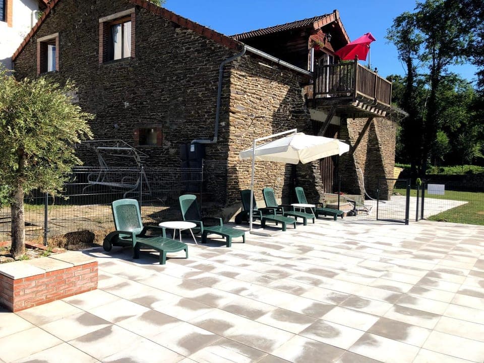 Property building, Patio, Day, Swimming pool, sunbed