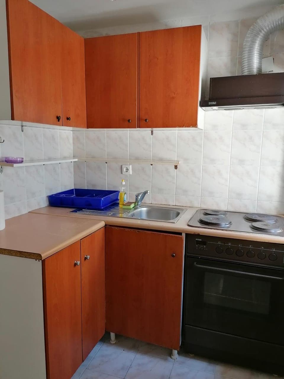 Communal kitchen, microwave, stove