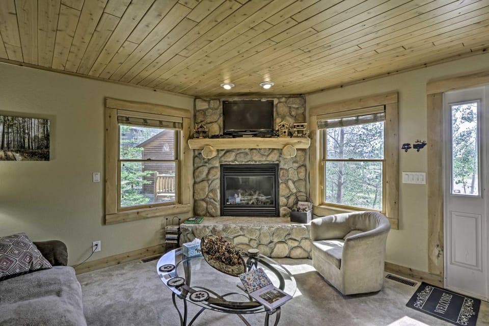 24-0160 Pet-Friendly Cabin 1 Mi to Dtwn Fairplay Cabin in Park County