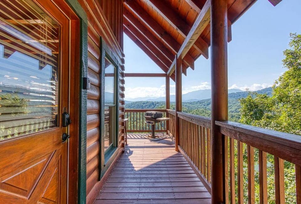 A Higher Calling, Spacious Smoky Mountain Getaway Perfect for Families & Groups Chalet in Sevier County