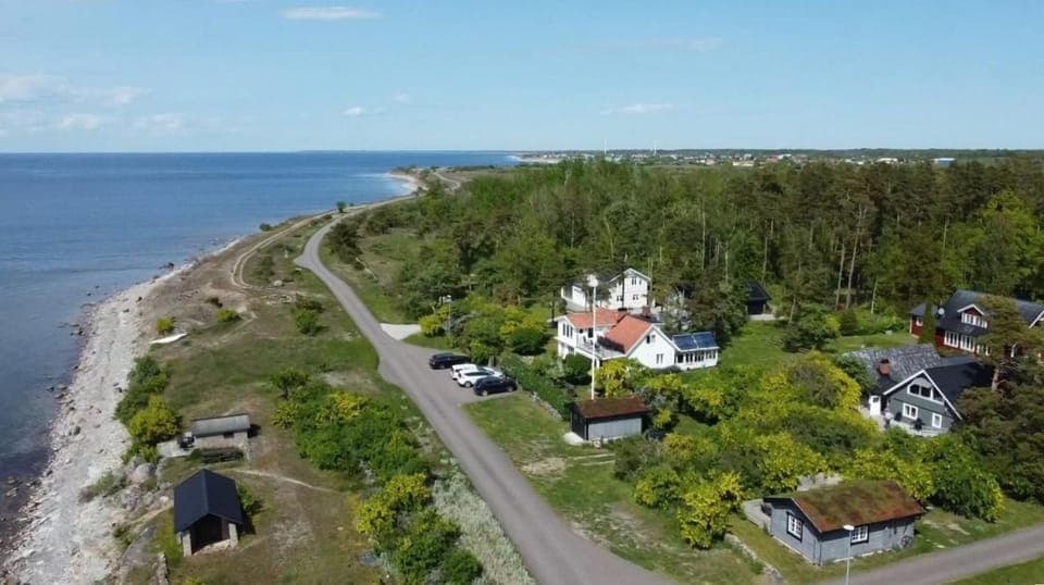 Property building, Neighbourhood, Natural landscape, Bird's eye view, Beach, Sea view, Location