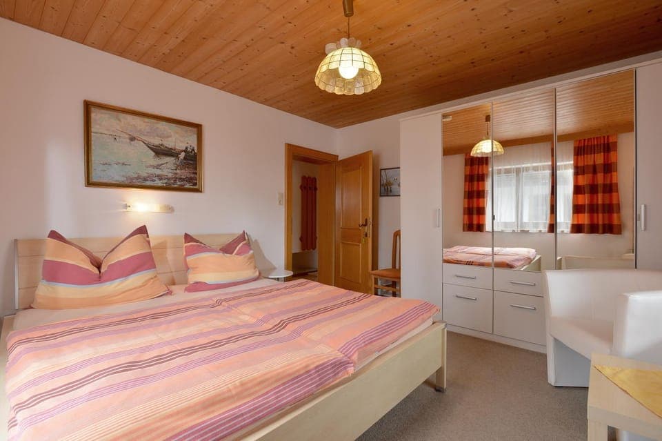 Bed, Photo of the whole room, Bedroom, wardrobe