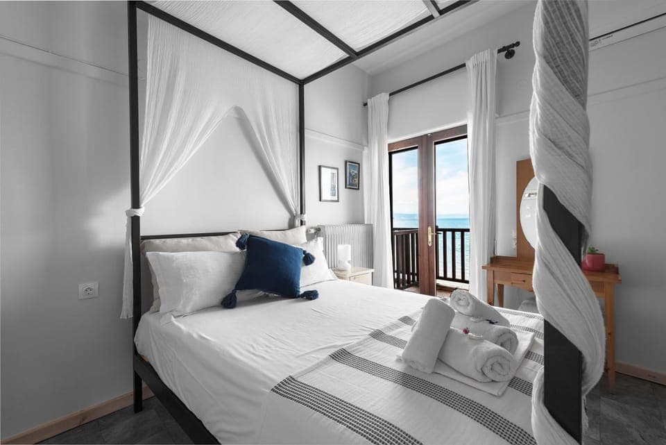 Bed, Bedroom, Sea view