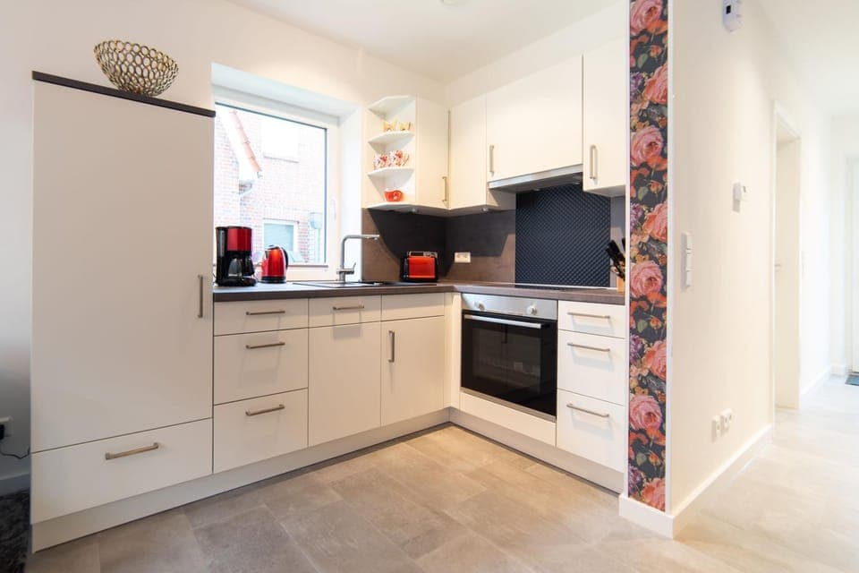 Coffee/tea facilities, Kitchen or kitchenette