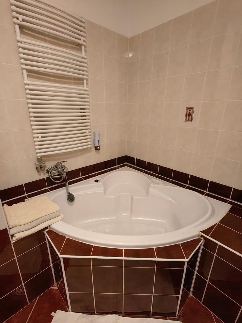 Bathroom, Bath, towels