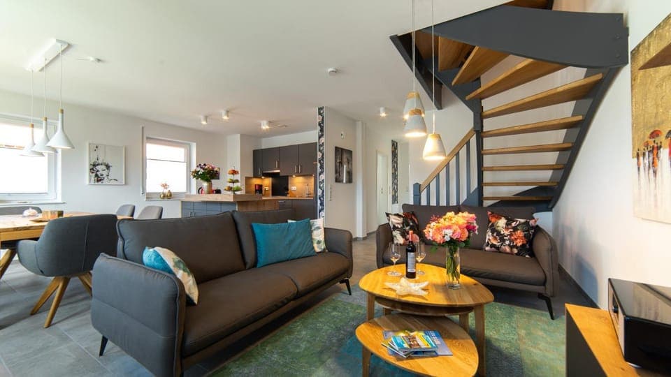 TV and multimedia, Kitchen or kitchenette, Living room, Seating area