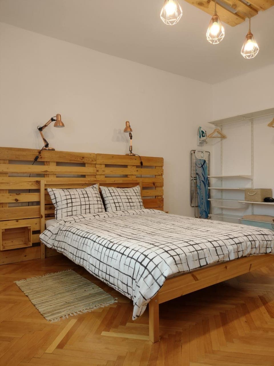 Bed, Photo of the whole room, Bedroom