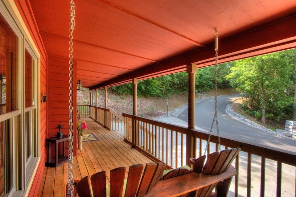 Balcony/Terrace, Street view