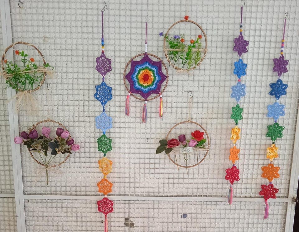 On-site shops, Decorative detail