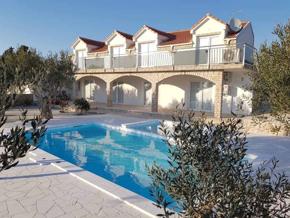 Property building, Swimming pool, Swimming pool