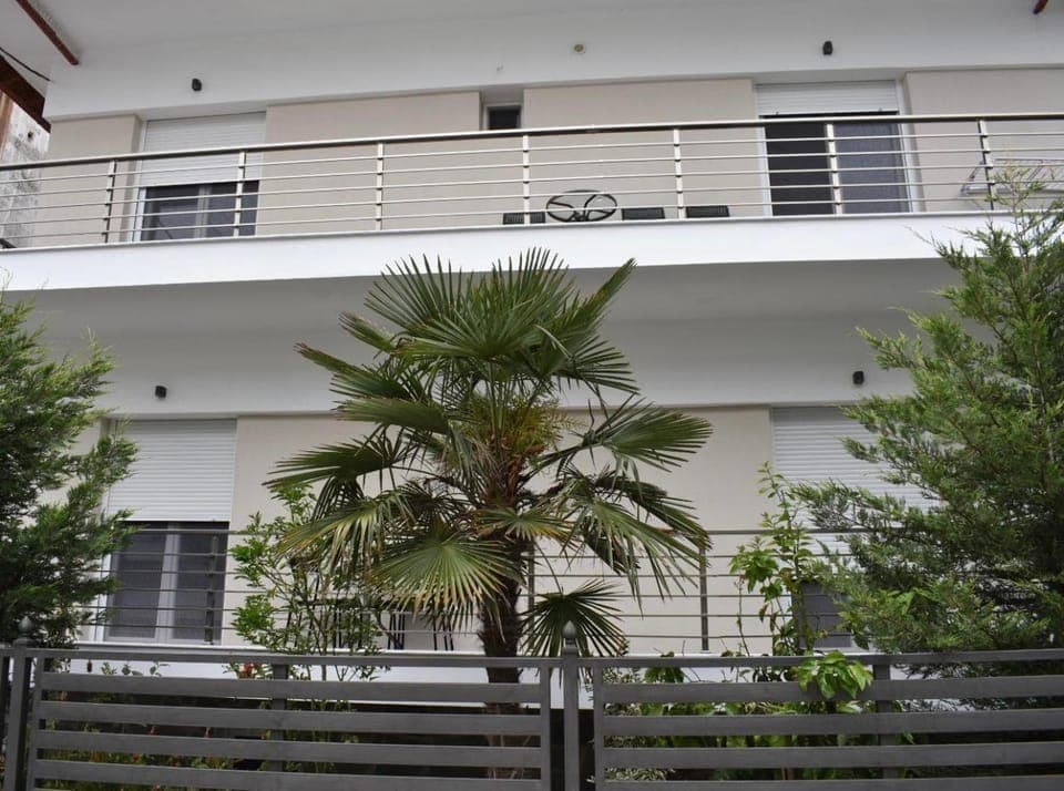 Property building, Facade/entrance, Balcony/Terrace